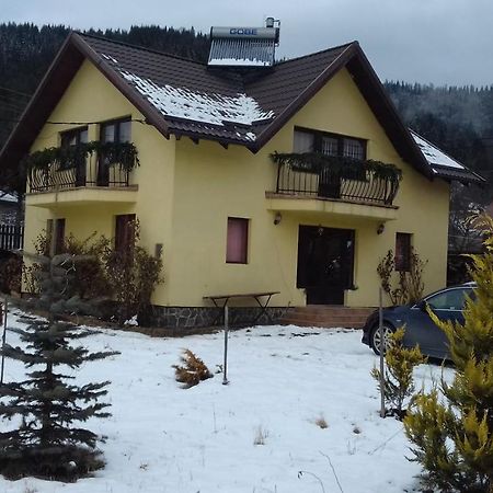 Casa Magnolia Hotel Tulghes Bagian luar foto
